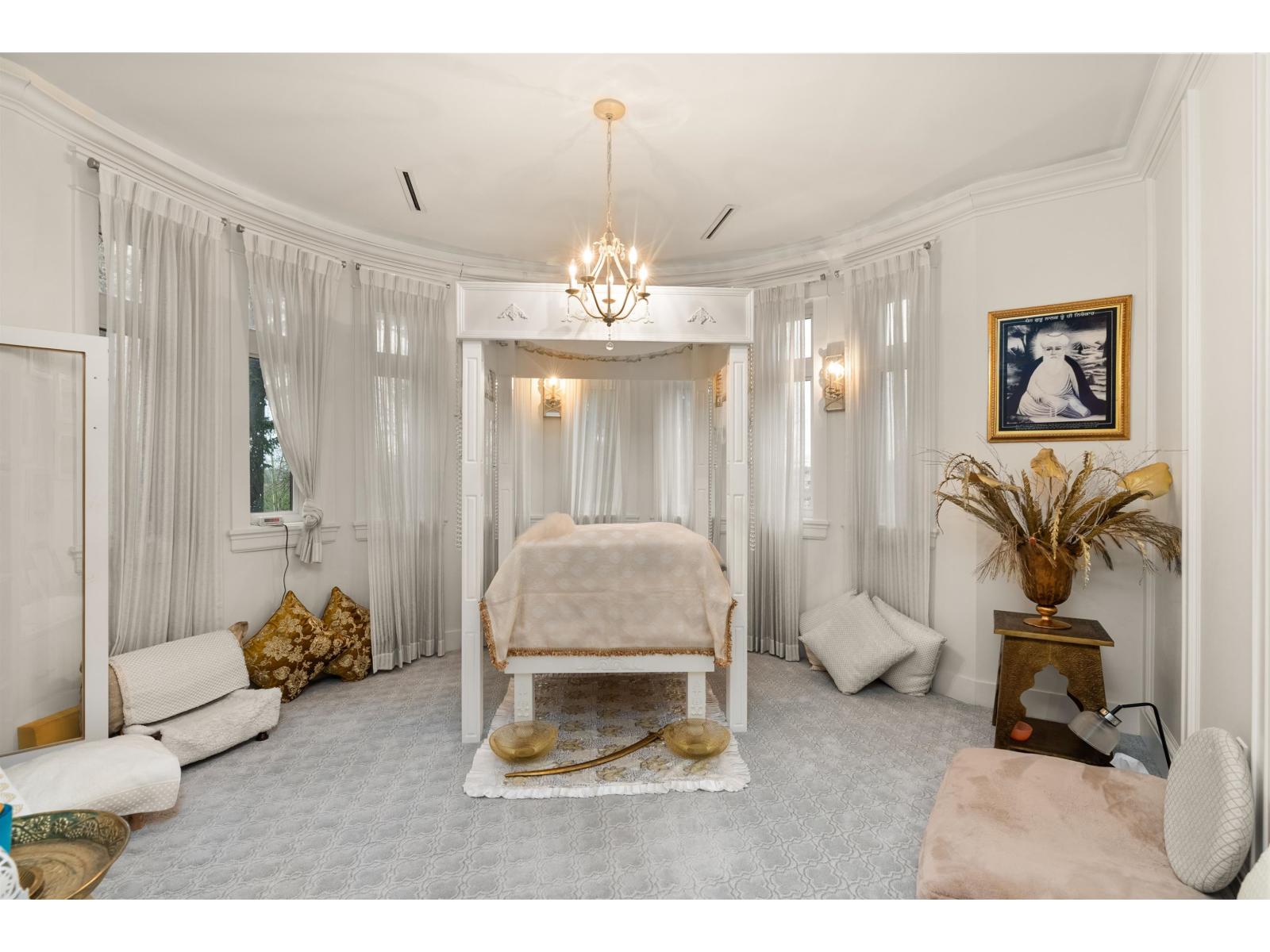 8486 HARVIE ROAD, Surrey