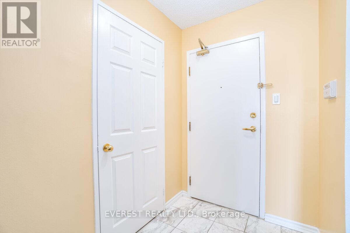 10 Malta Unit 905 photo 4