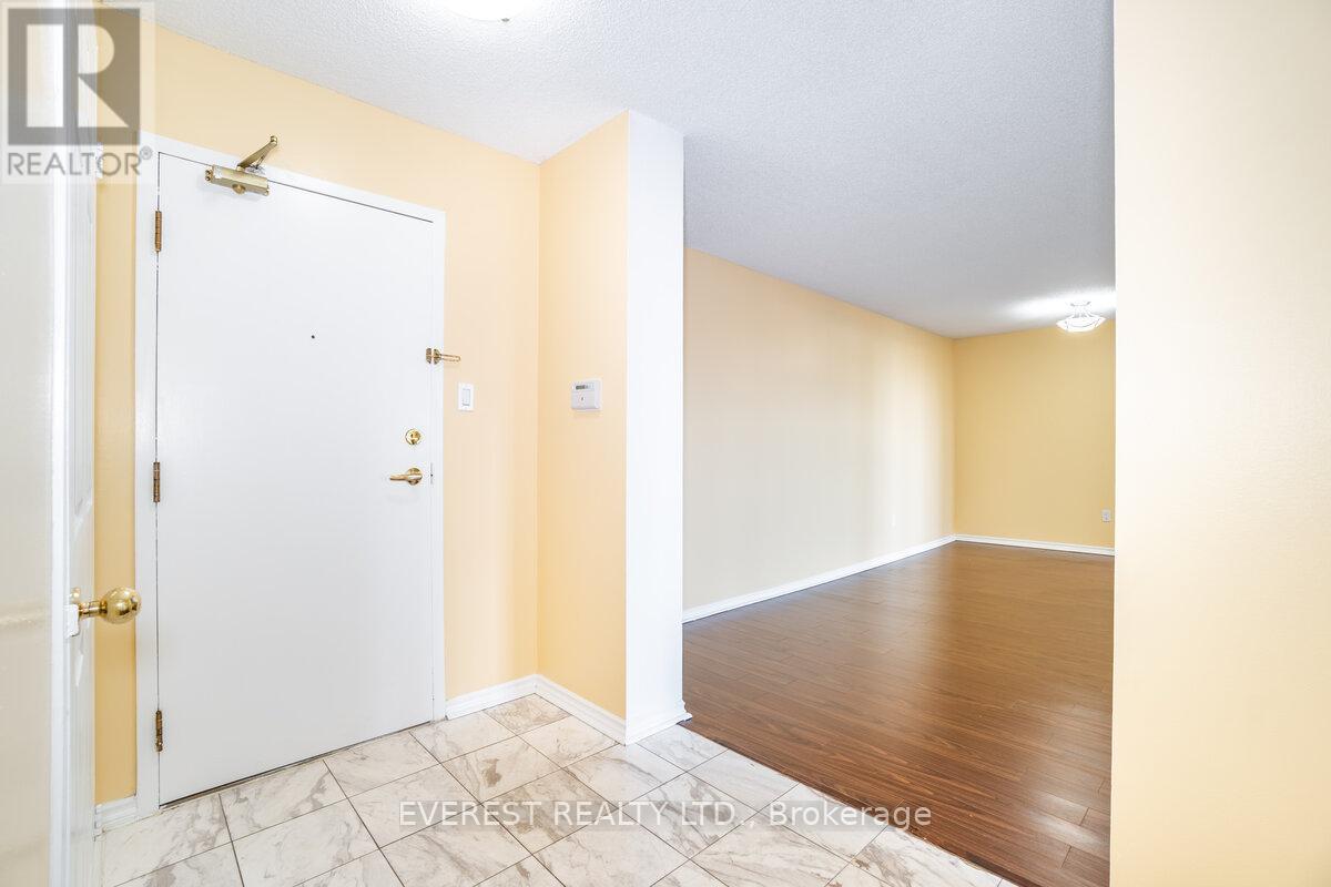 10 Malta Unit 905 photo 5