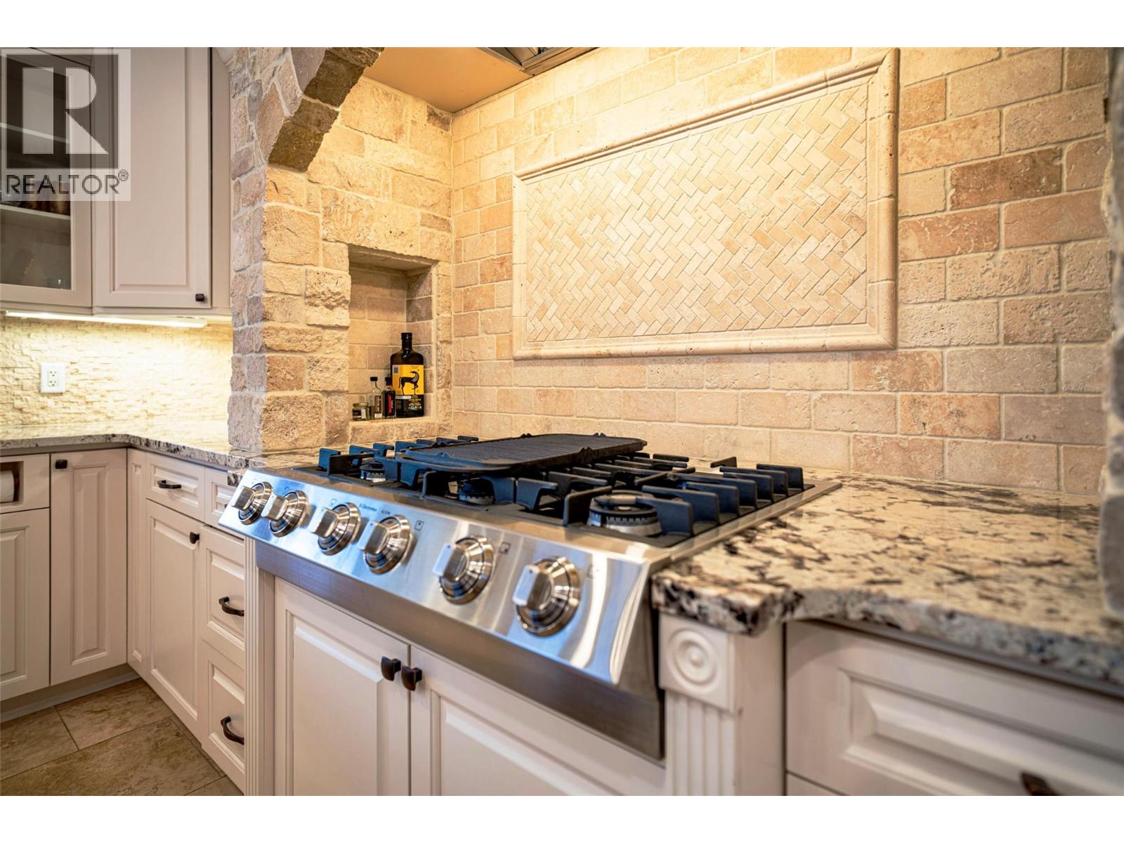 8784 Cortland Place, Coldstream