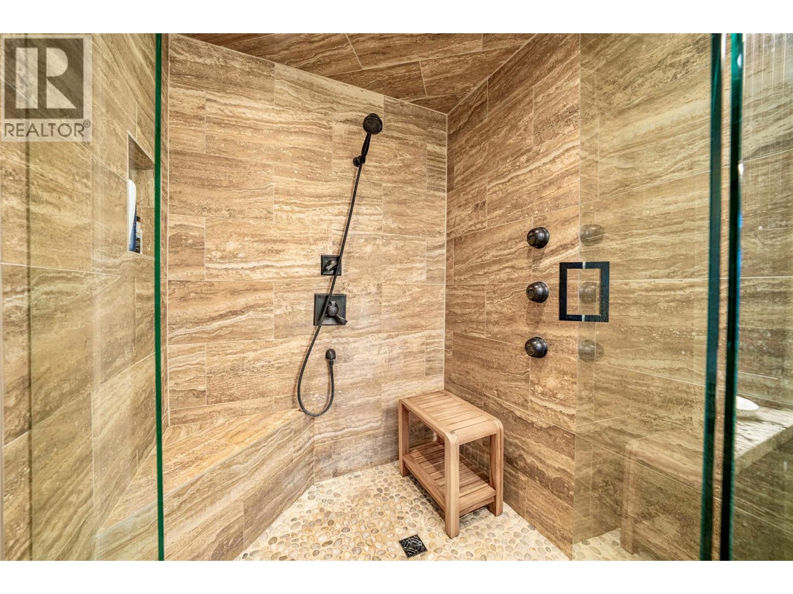 8784 Cortland Place, Coldstream