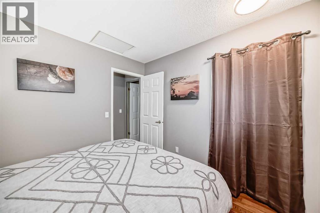 Single Family House Bungalow for Sale in  Hidden Vale Crescent NW Hidden Valley Calgary 