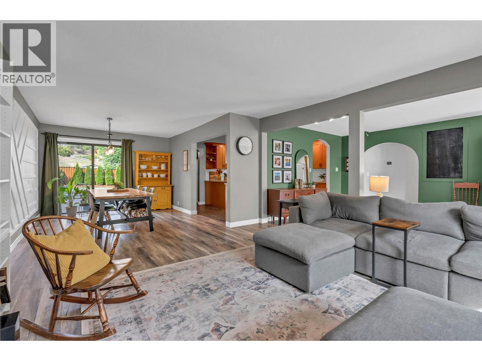 10816 Victoria Road S, Summerland