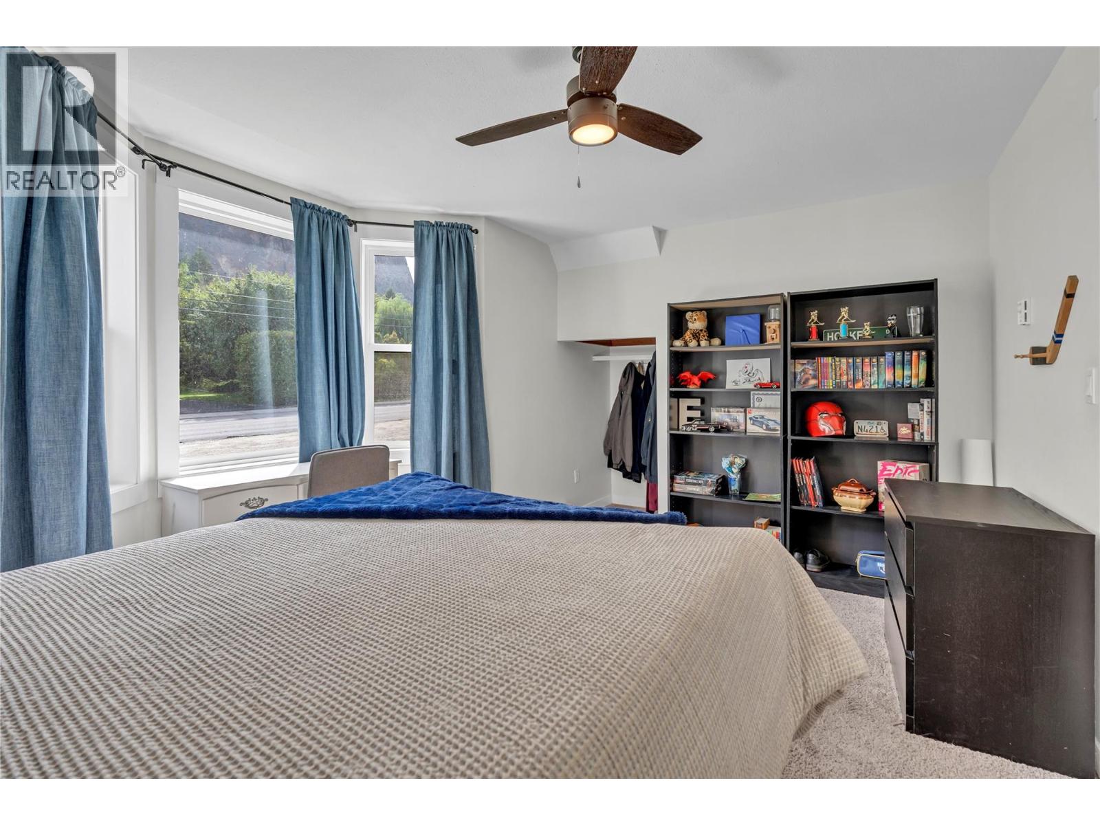 10816 Victoria Road S, Summerland