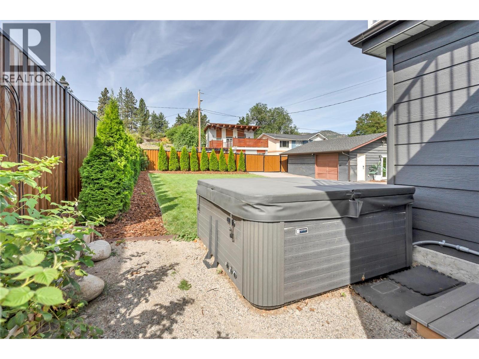 10816 Victoria Road S, Summerland