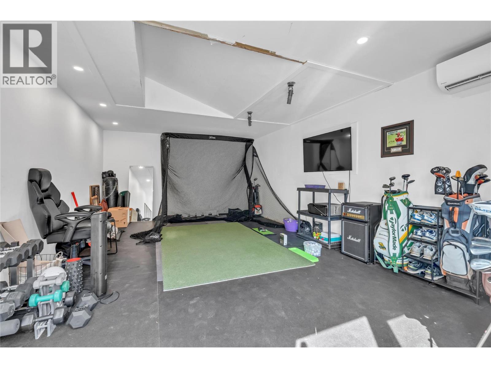 10816 Victoria Road S, Summerland