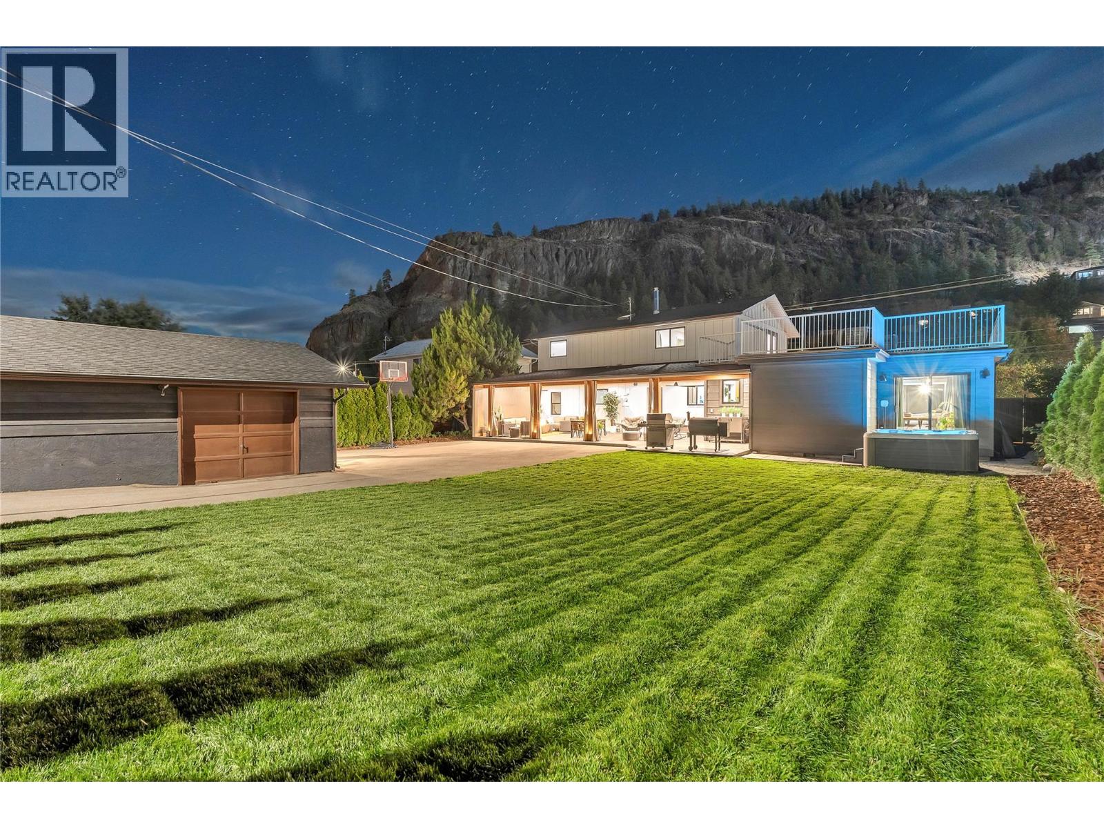 10816 Victoria Road S, Summerland