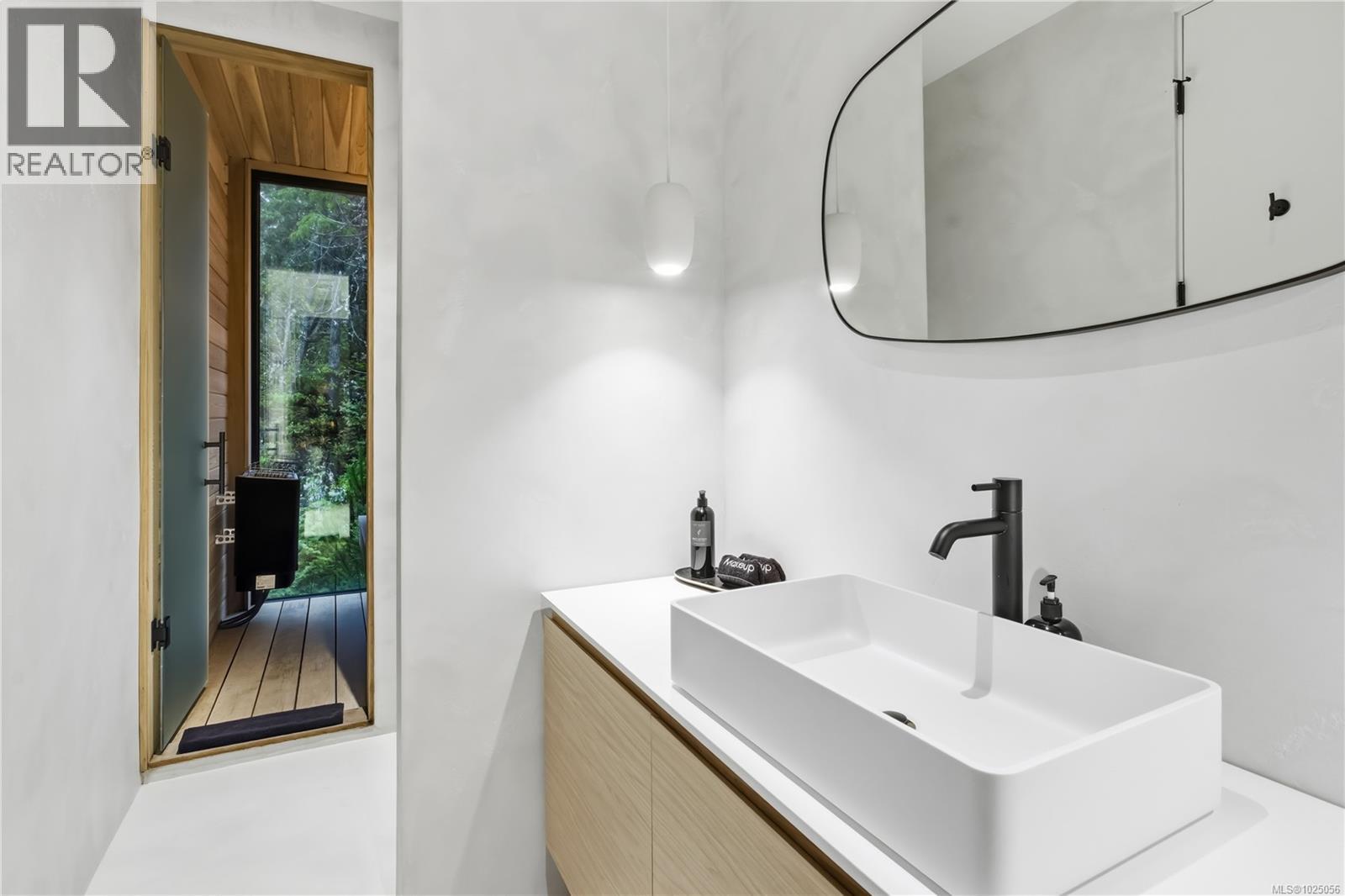 828 Odyssey Lane, Ucluelet