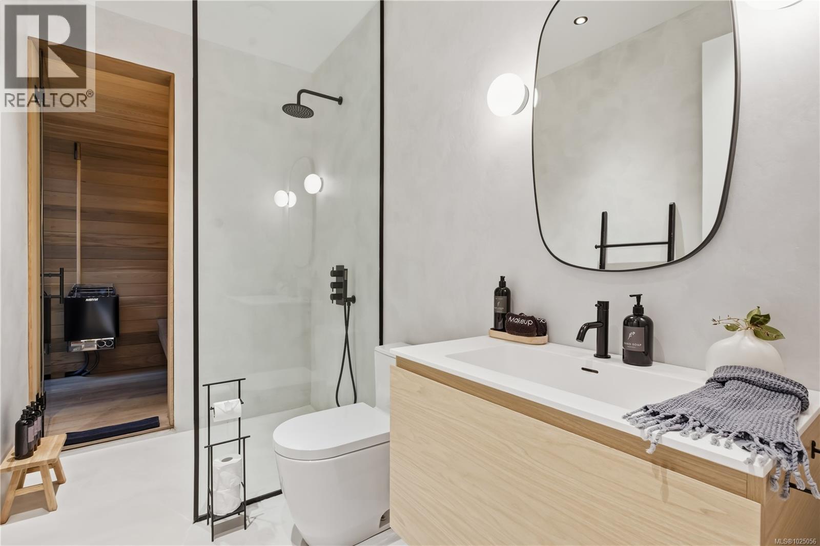 828 Odyssey Lane, Ucluelet