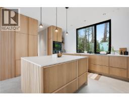 Kitchen - 828 Odyssey Lane, Ucluelet, BC V0R3A0 Photo 31