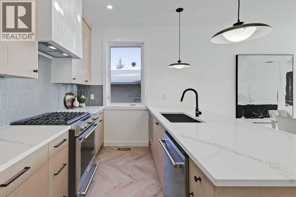 Single Family House for Sale in    Avenue SW South Calgary Calgary 