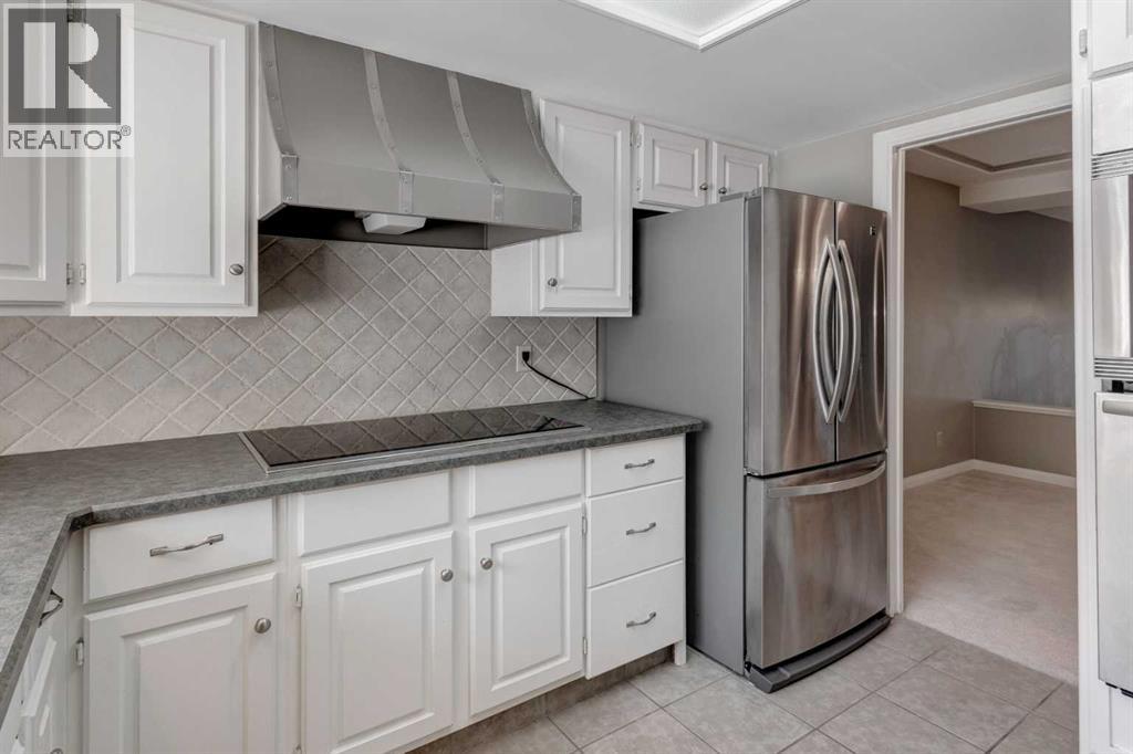 Single Family House for Sale in    Street NW Varsity Calgary 