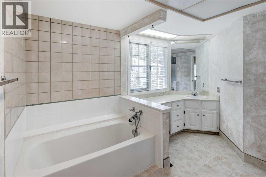 Single Family House for Sale in    Street NW Varsity Calgary 