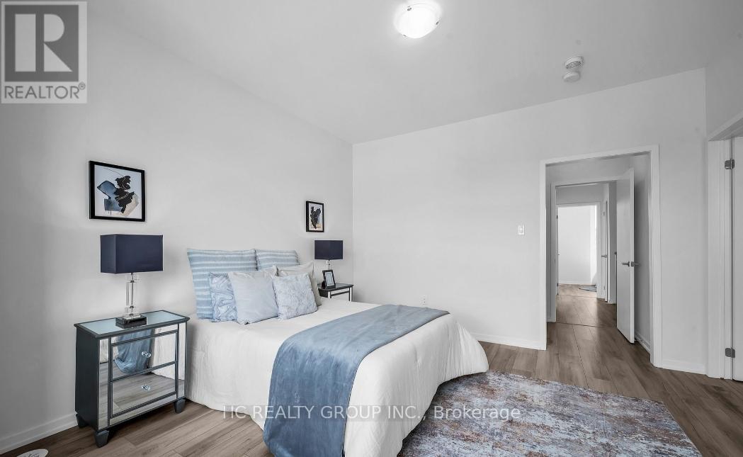 Single Family House for Sale in  CRIMSON FOREST DRIVE Vaughan (Patterson) 