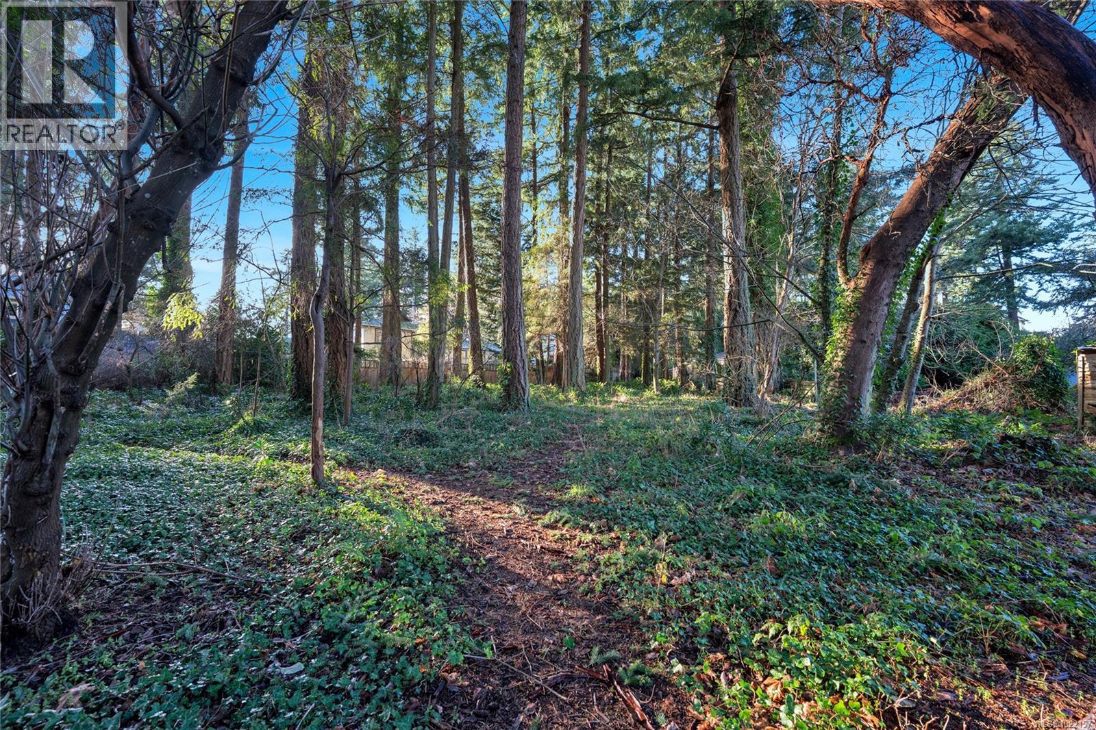  2229 Arbutus Road, Saanich