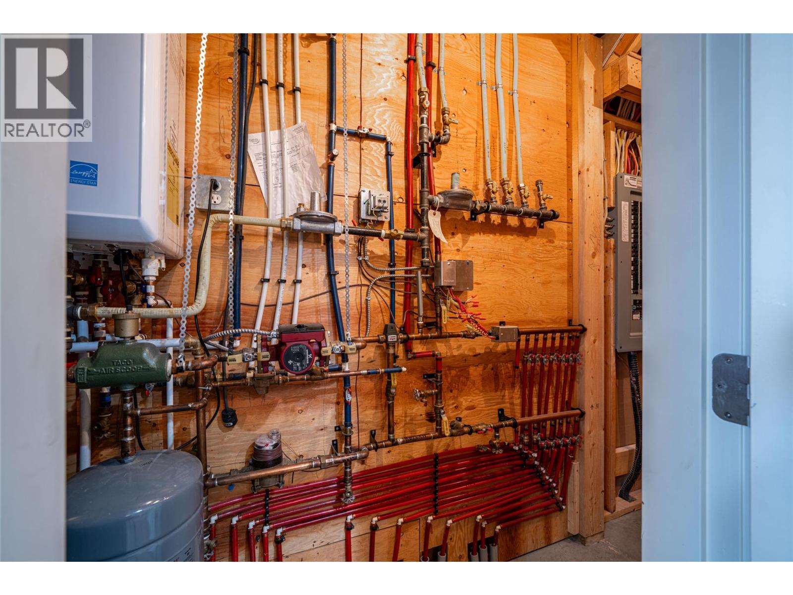 7 1117 Mt. Fosthall Drive, Vernon