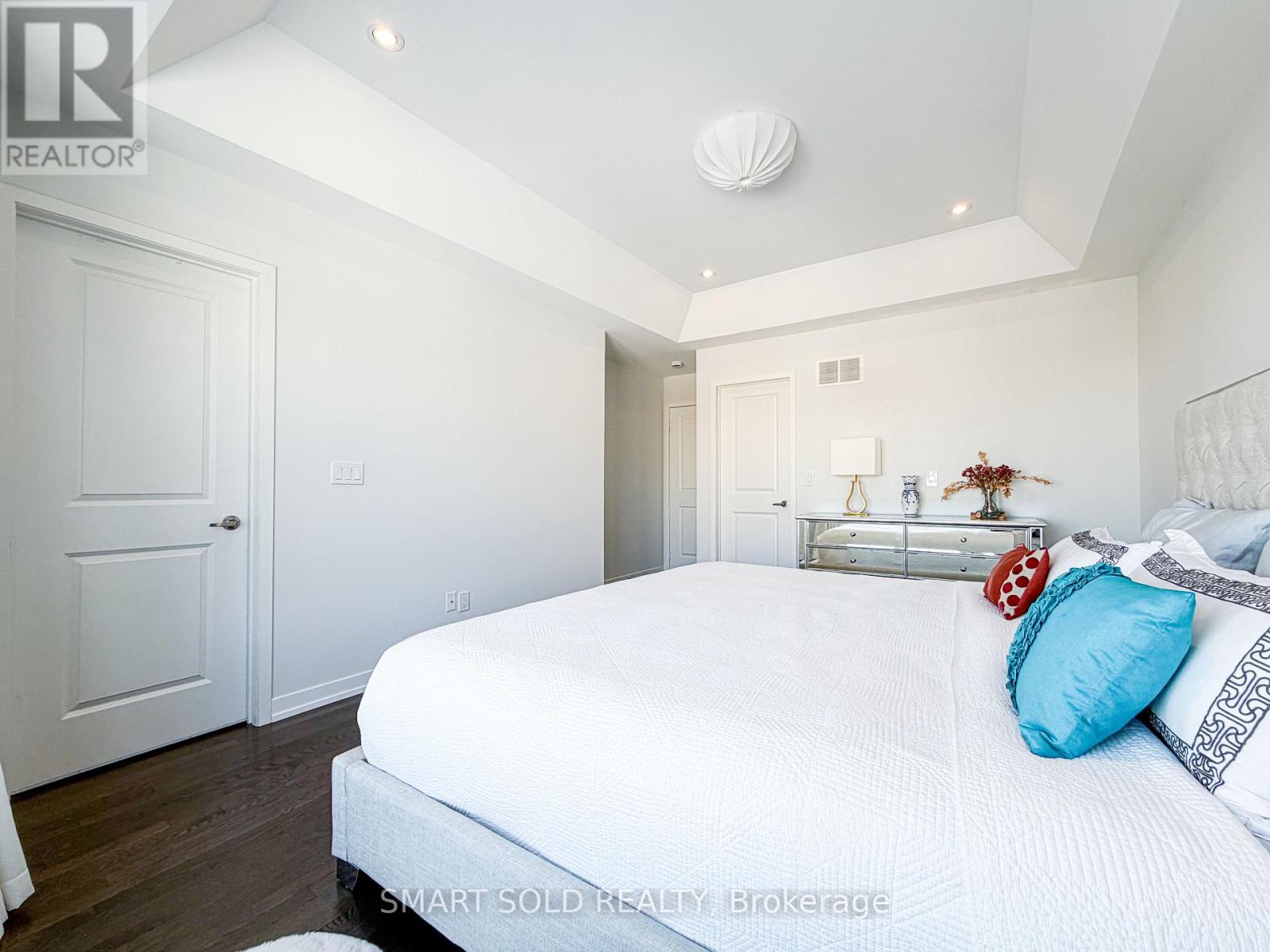 Single Family House for Sale in  LADY DOLORES AVENUE Vaughan (Patterson) 