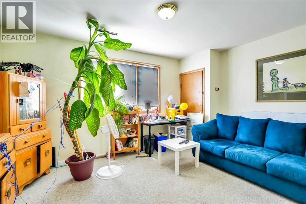 Multi-family House for Sale in   Avenue NW Tuxedo Park Calgary 