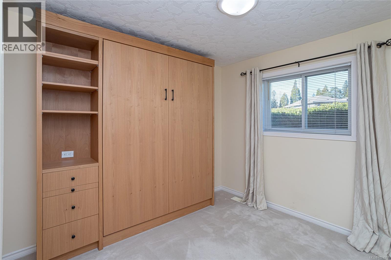  521 Pamela Place, Saanich