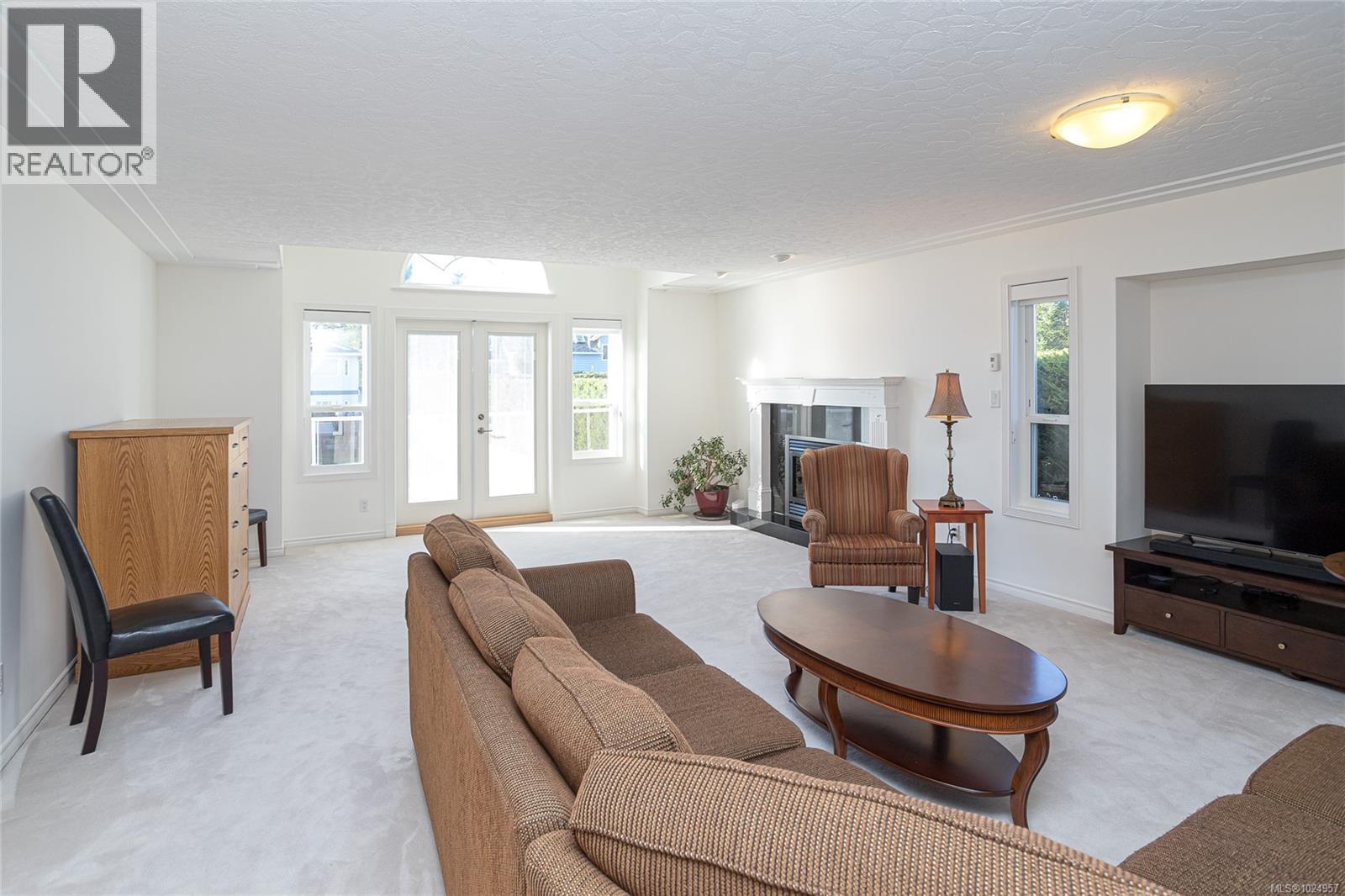  521 Pamela Place, Saanich