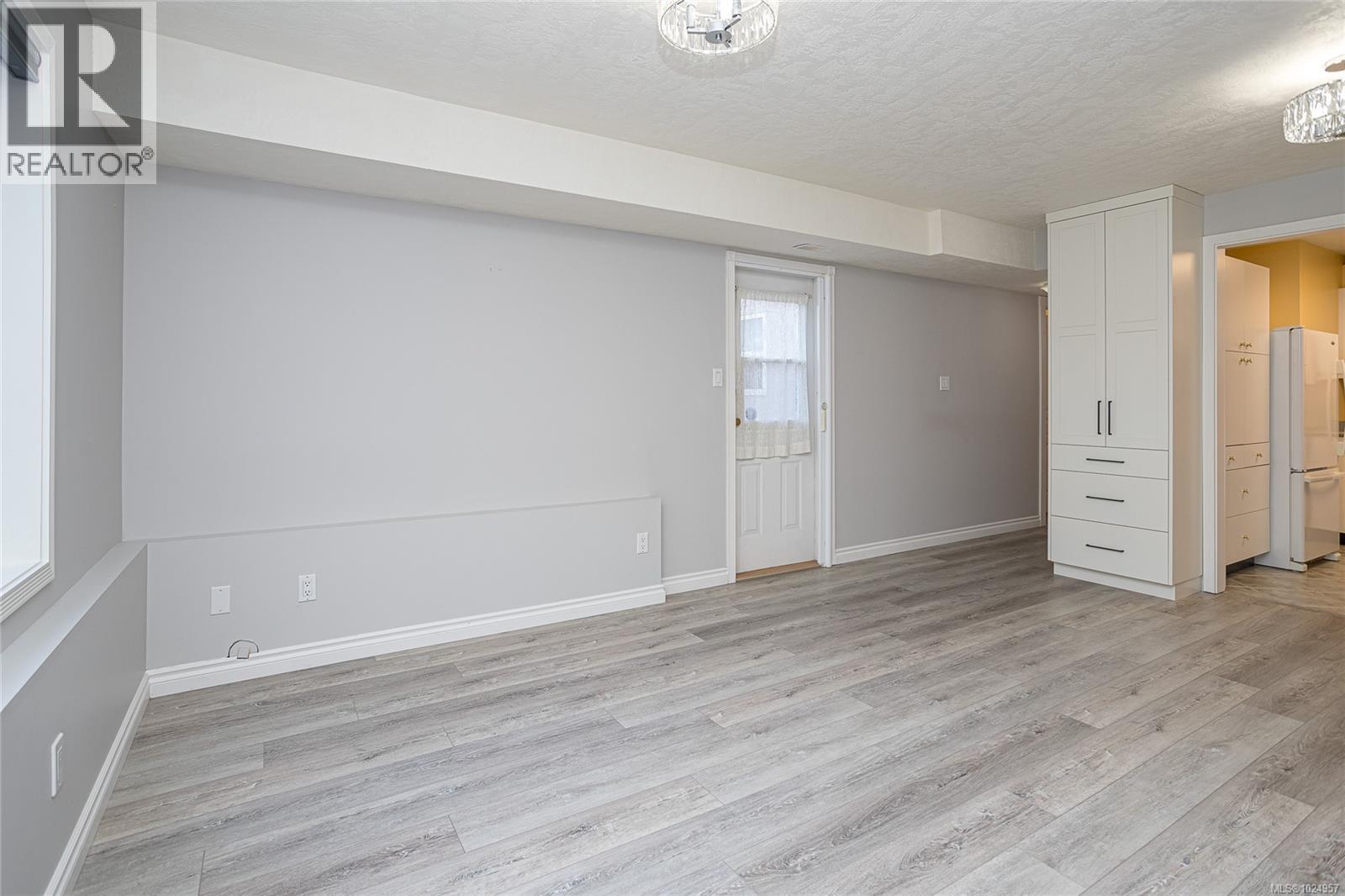  521 Pamela Place, Saanich