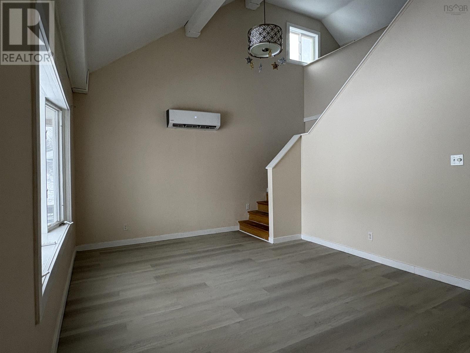 Property 7 of 31 of 177 Poplar Street