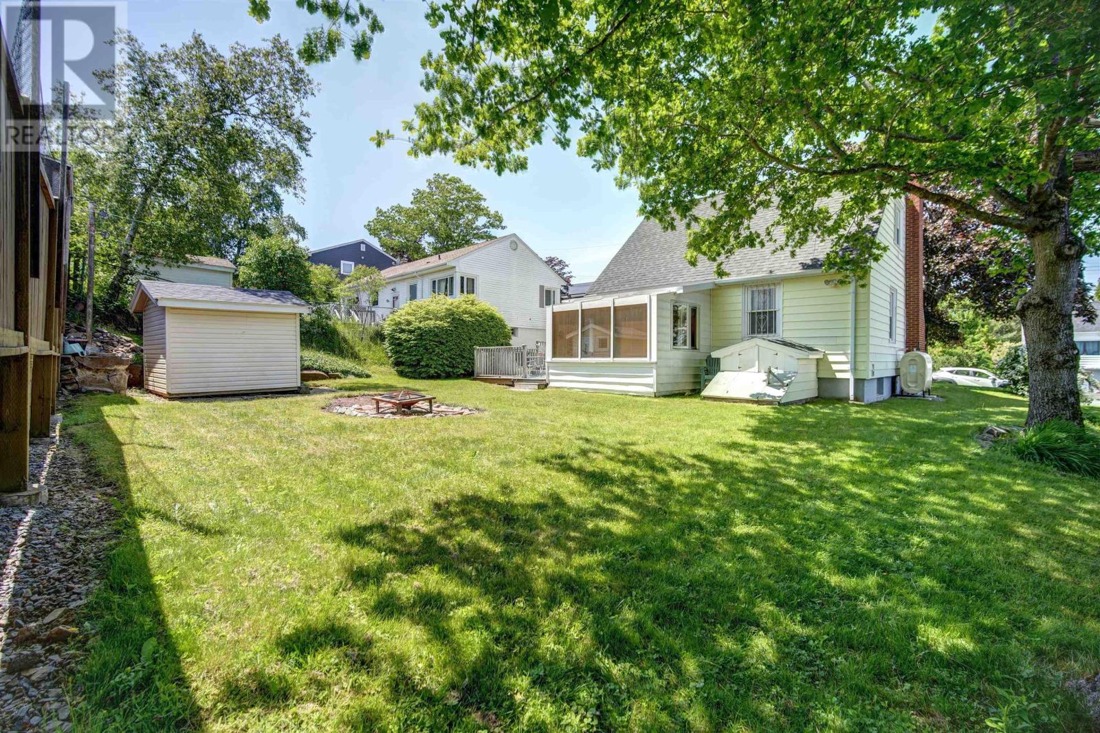 Property 11 of 49 of 6 Piers Avenue