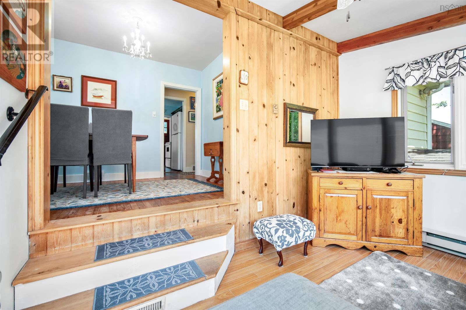 Property 34 of 49 of 6 Piers Avenue