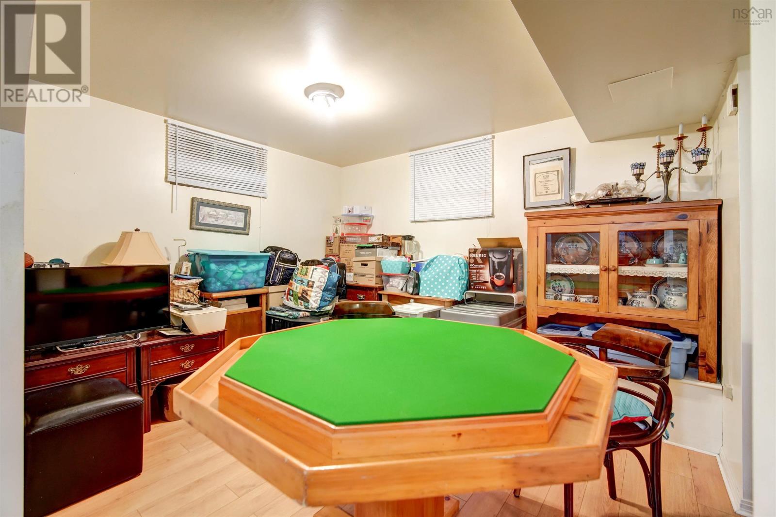 Property 42 of 49 of 6 Piers Avenue