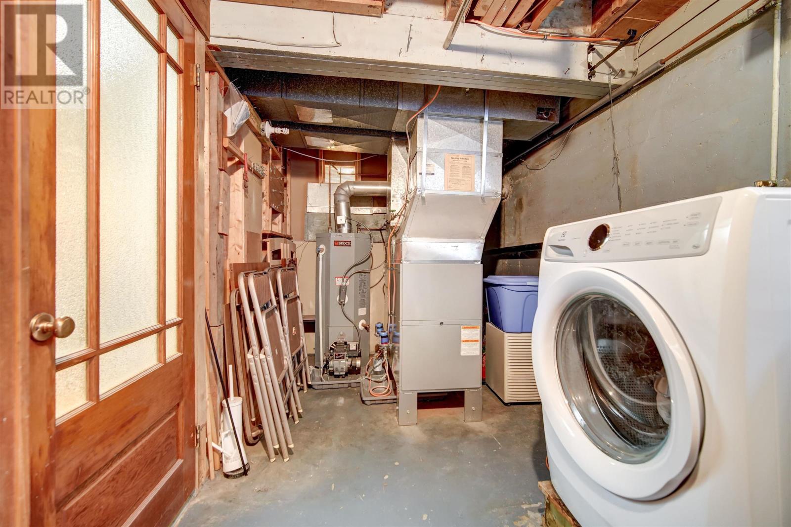 Property 49 of 49 of 6 Piers Avenue