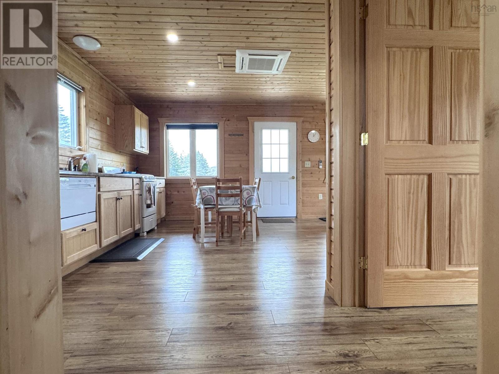 Property 26 of 46 of 1047 West Side Middle River Road