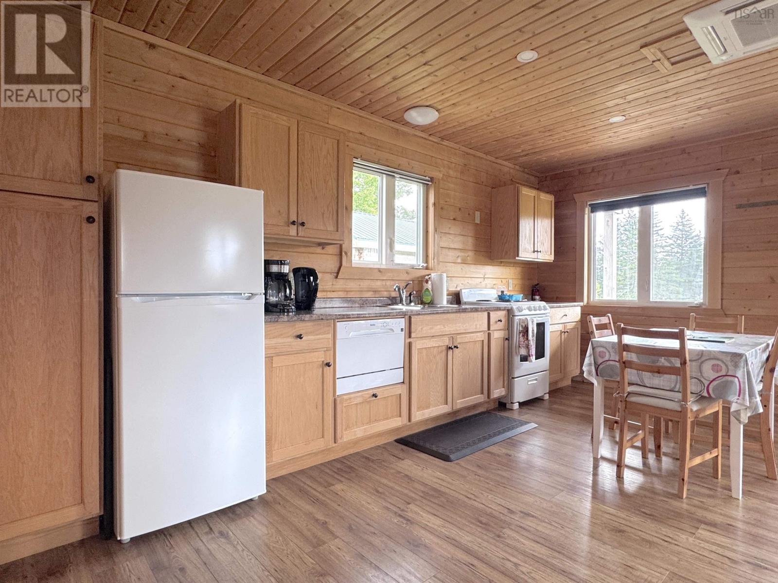 Property 27 of 46 of 1047 West Side Middle River Road