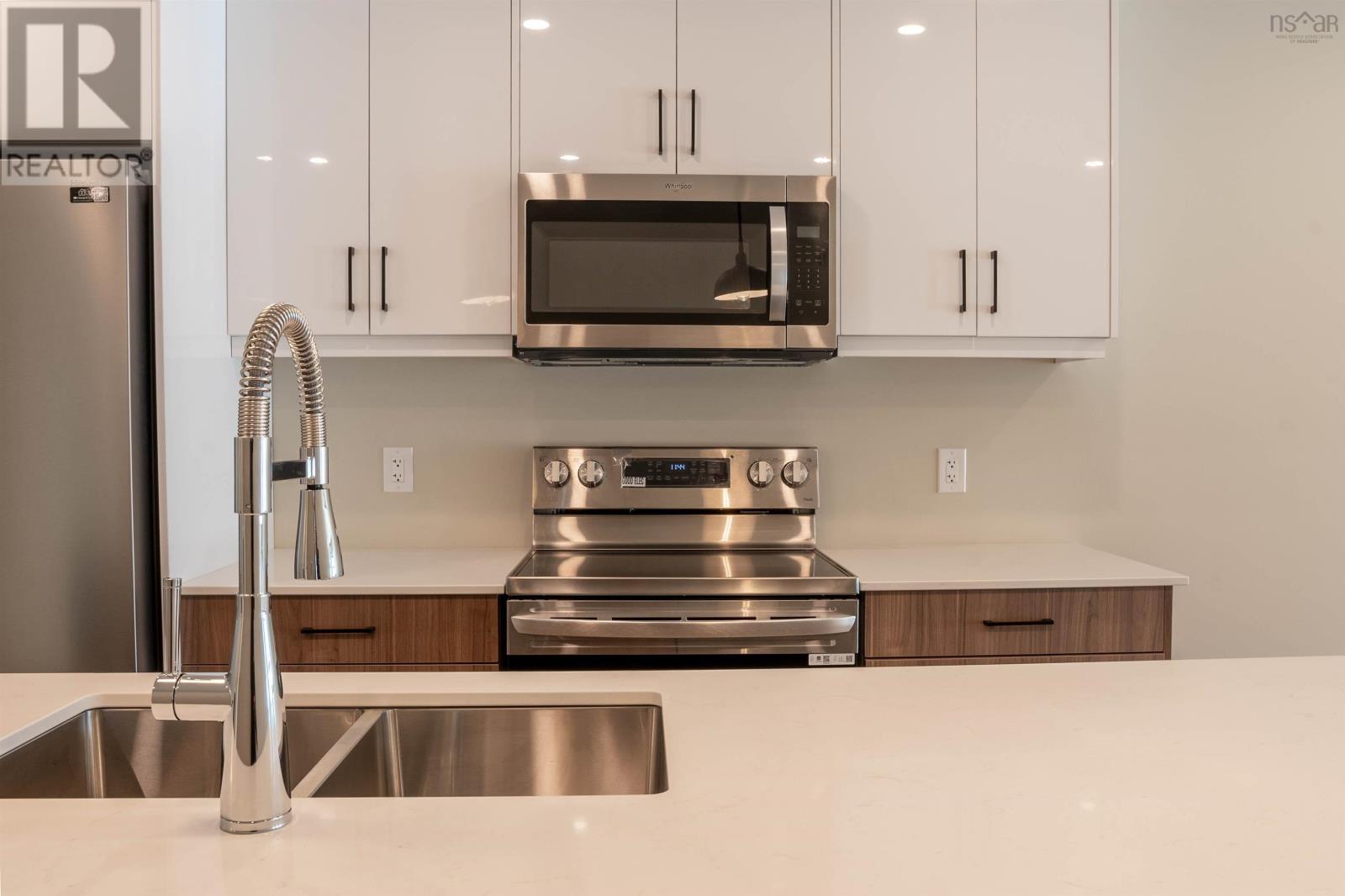 Property 11 of 28 of 127 Kent Road