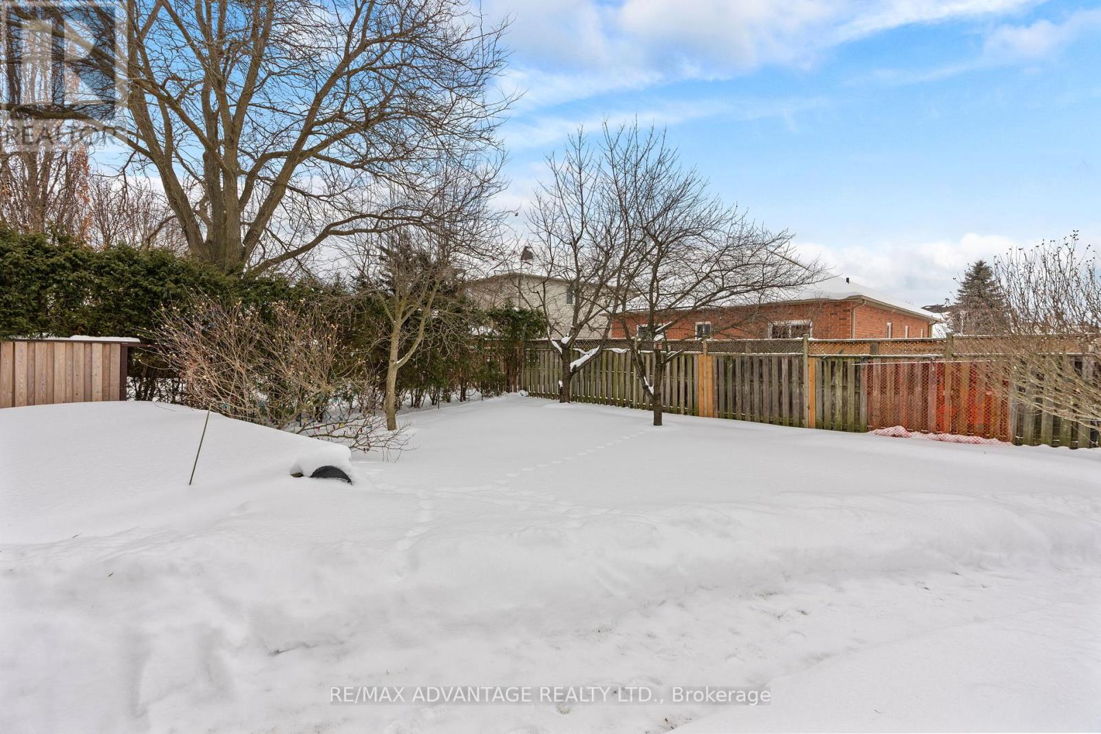 122 BARRYDALE CRESCENT Property Photo