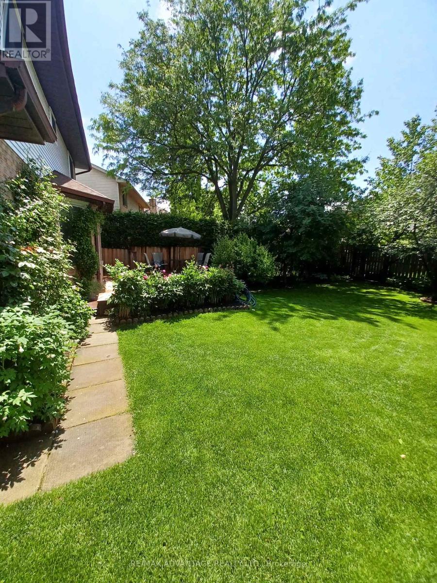 122 BARRYDALE CRESCENT Property Photo