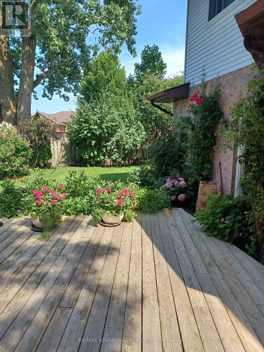 122 BARRYDALE CRESCENT Property Photo