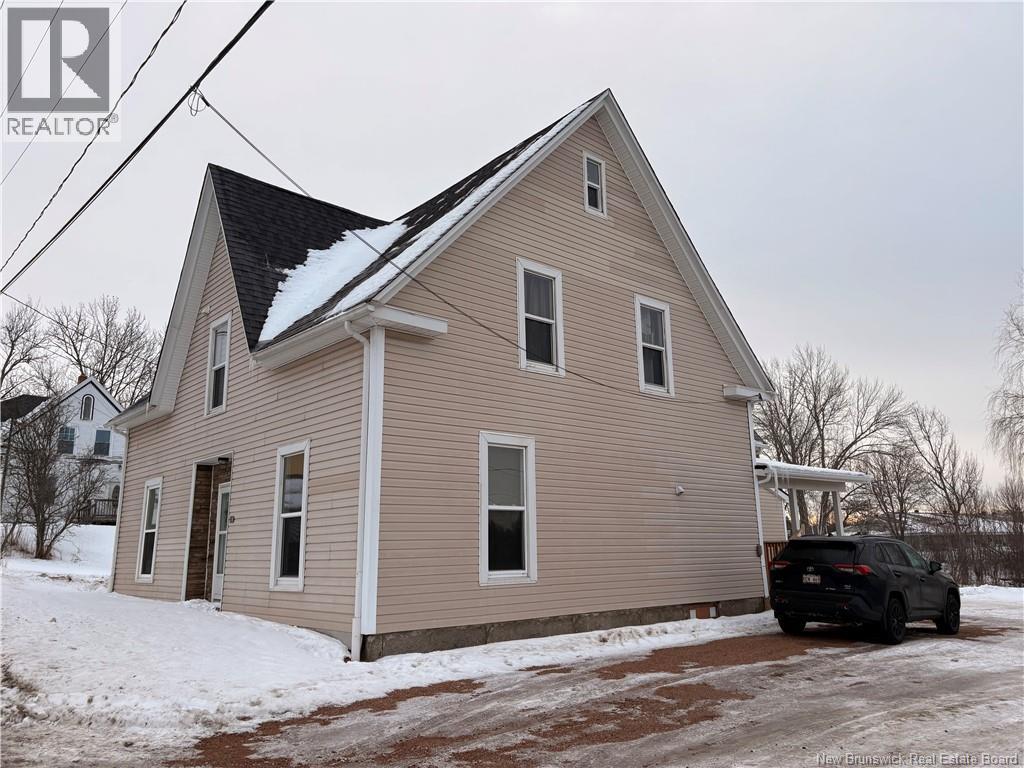 18 Carleton Street - 2