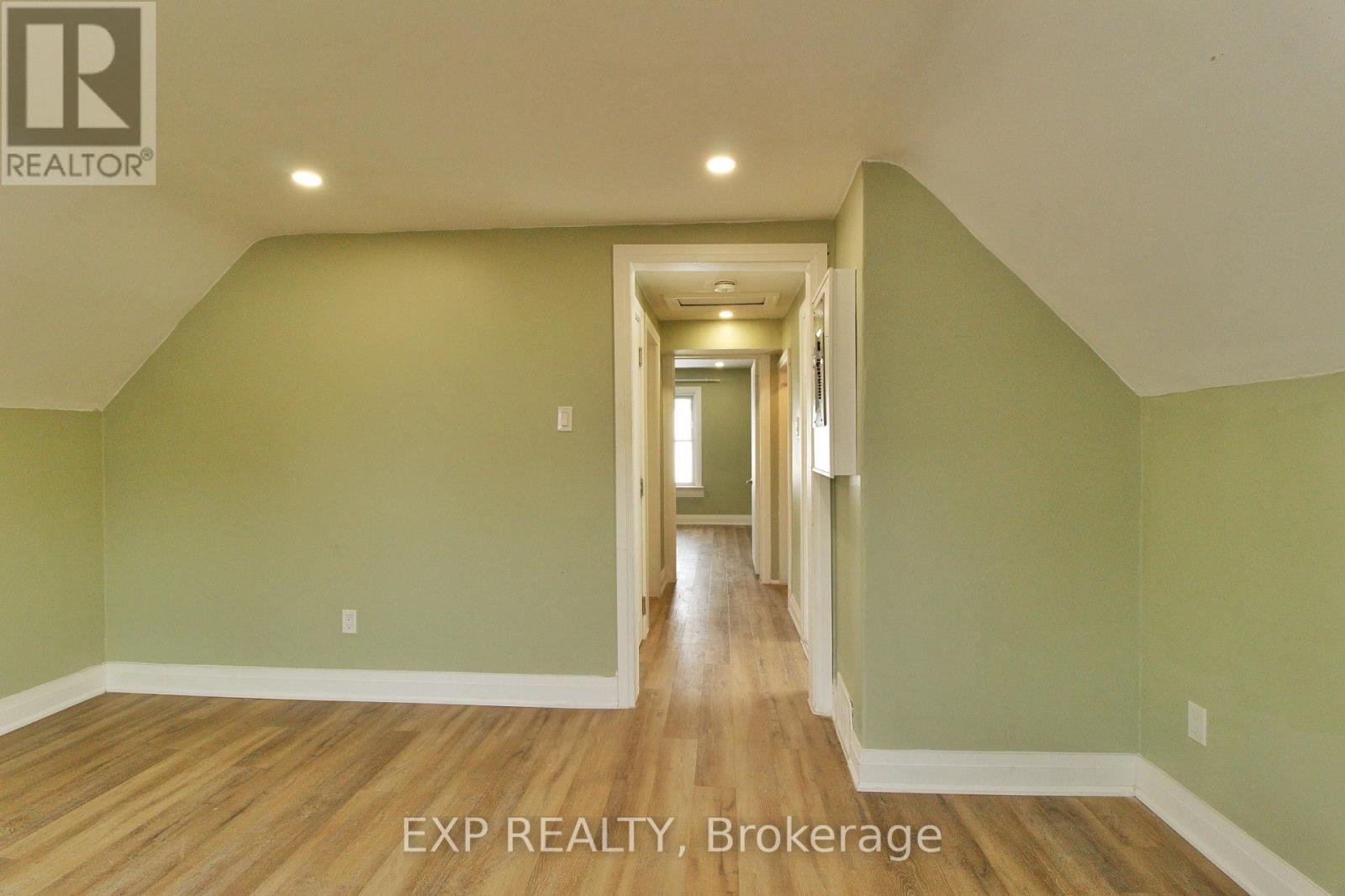 UPPER - 1243 LANGMUIR AVENUE - Photo 5 of 8, London East (East M), Ontario