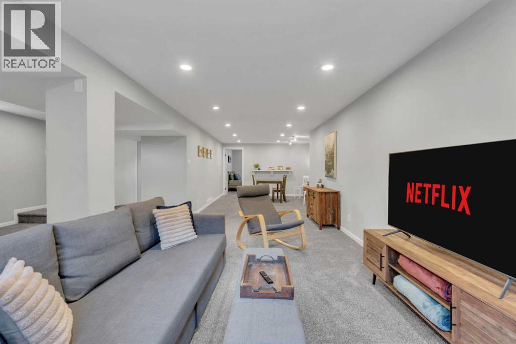 Single Family House Bungalow for Sale in  Garrick Drive SW Glamorgan Calgary 