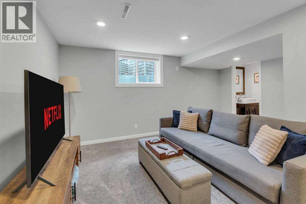 Single Family House Bungalow for Sale in  Garrick Drive SW Glamorgan Calgary 