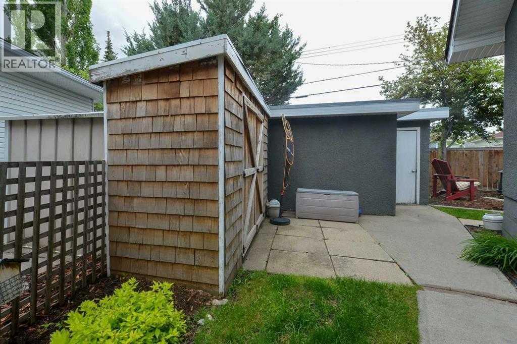 Single Family House Bungalow for Sale in  Garrick Drive SW Glamorgan Calgary 