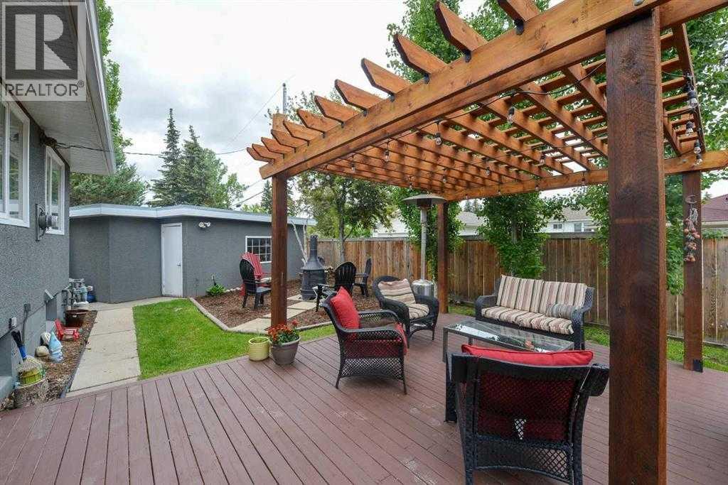 Single Family House Bungalow for Sale in  Garrick Drive SW Glamorgan Calgary 