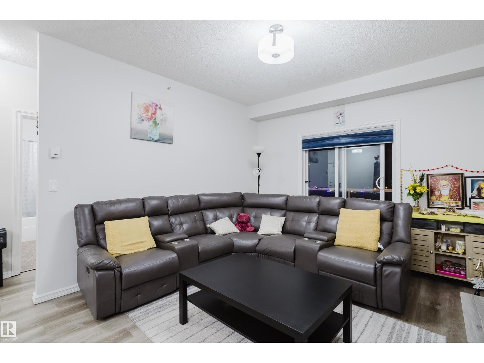 #415 2203 44 AV NW - 7