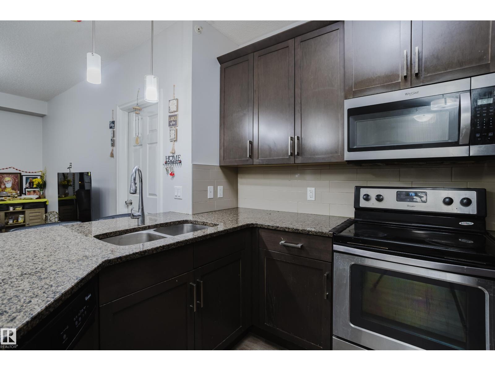 #415 2203 44 AV NW - 22