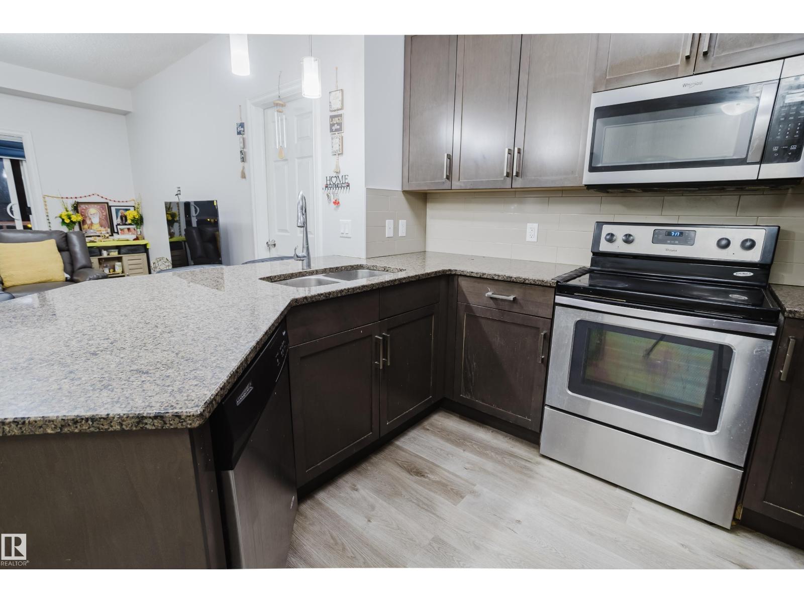 #415 2203 44 AV NW - 24