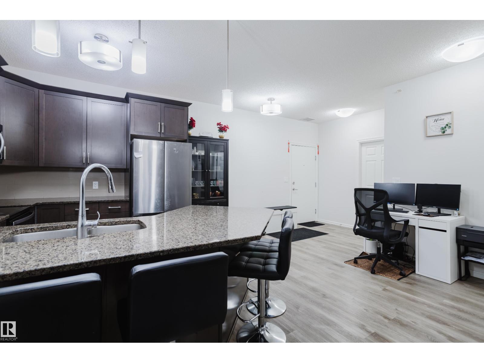 #415 2203 44 AV NW - 21