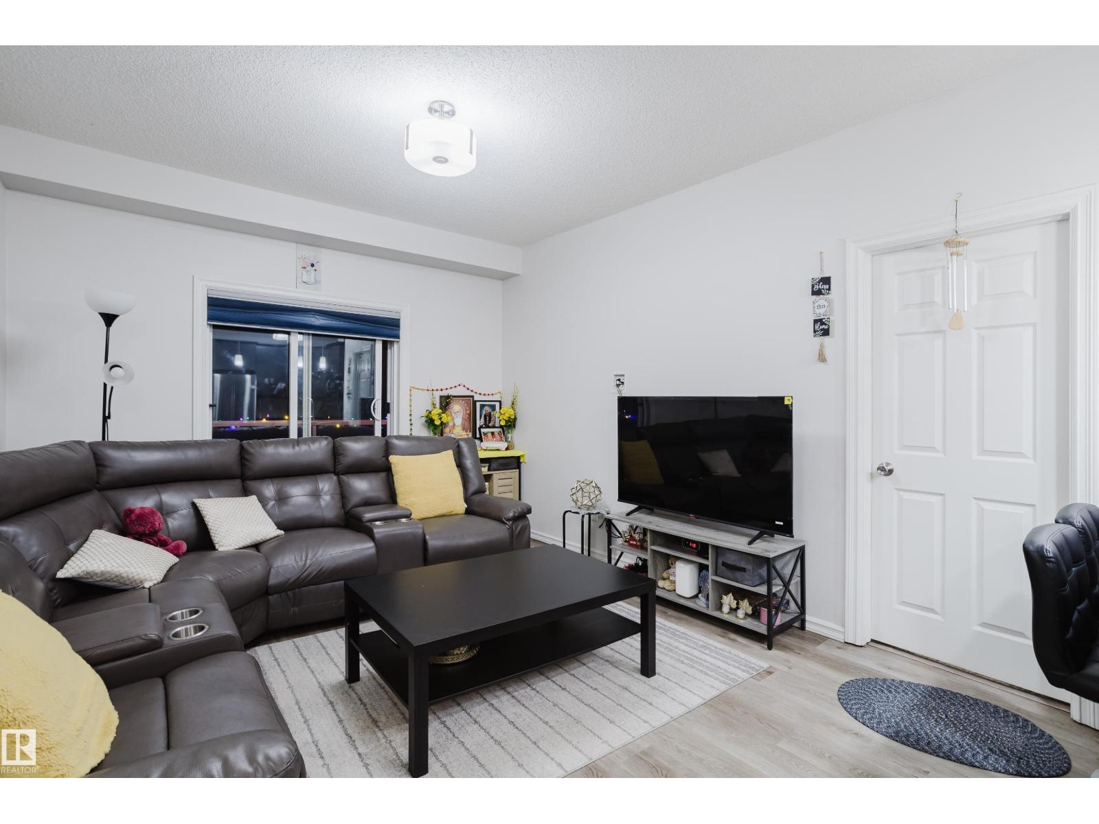 #415 2203 44 AV NW - 27