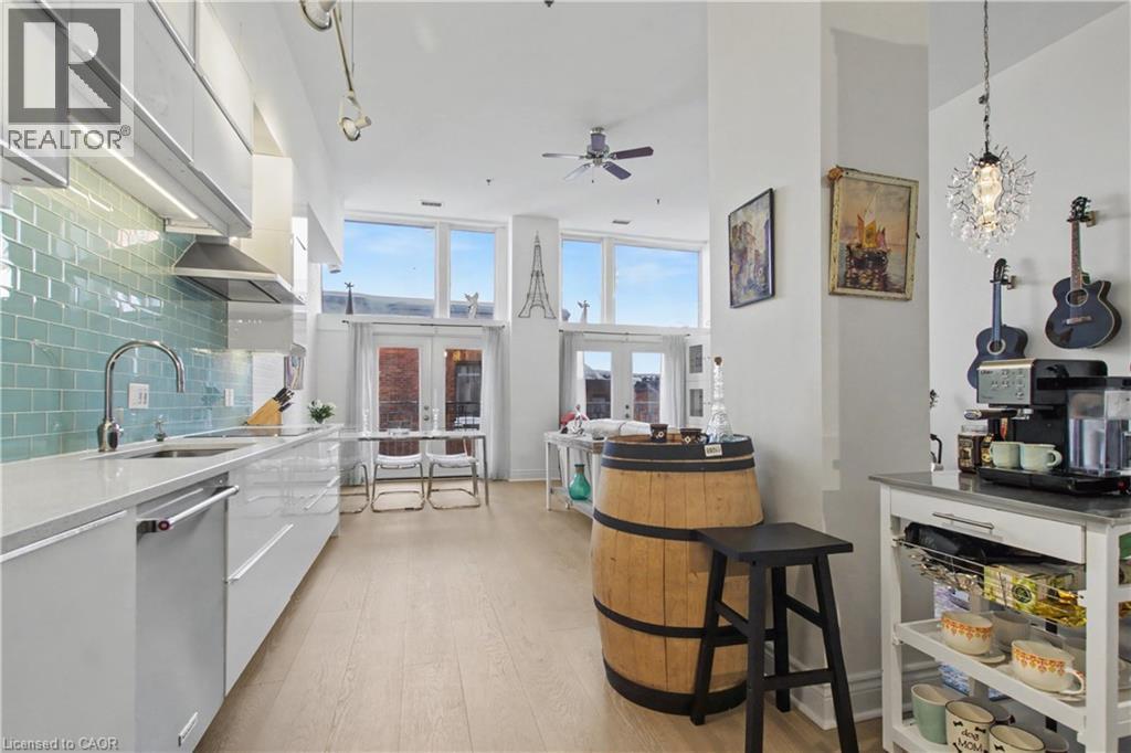 276 W KING Street W Unit# 213