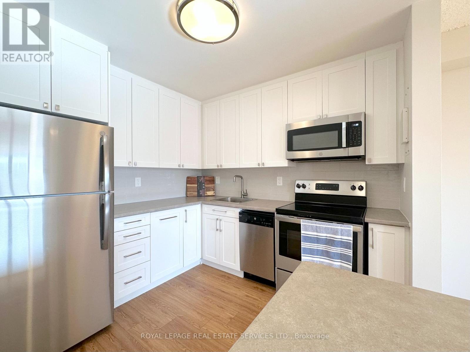 1423 - 30 DENTON AVENUE - Photo 5 of 18, Toronto (Oakridge), Ontario