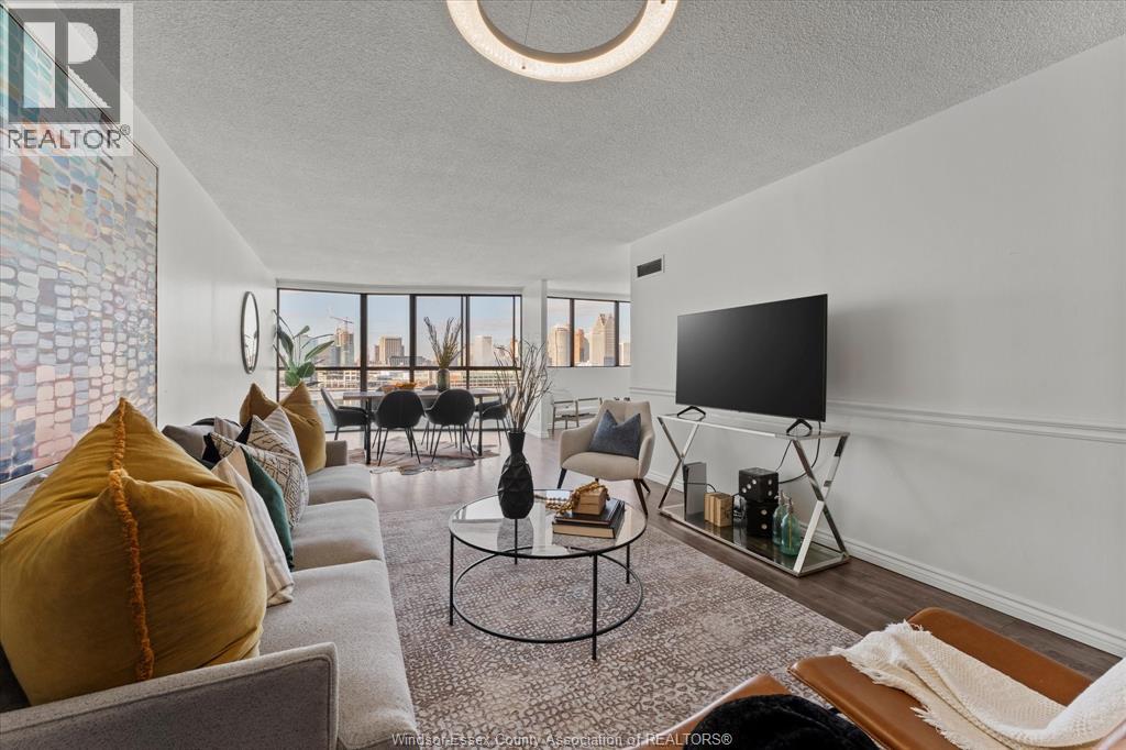 #1301 515 RIVERSIDE DRIVE WEST - 3